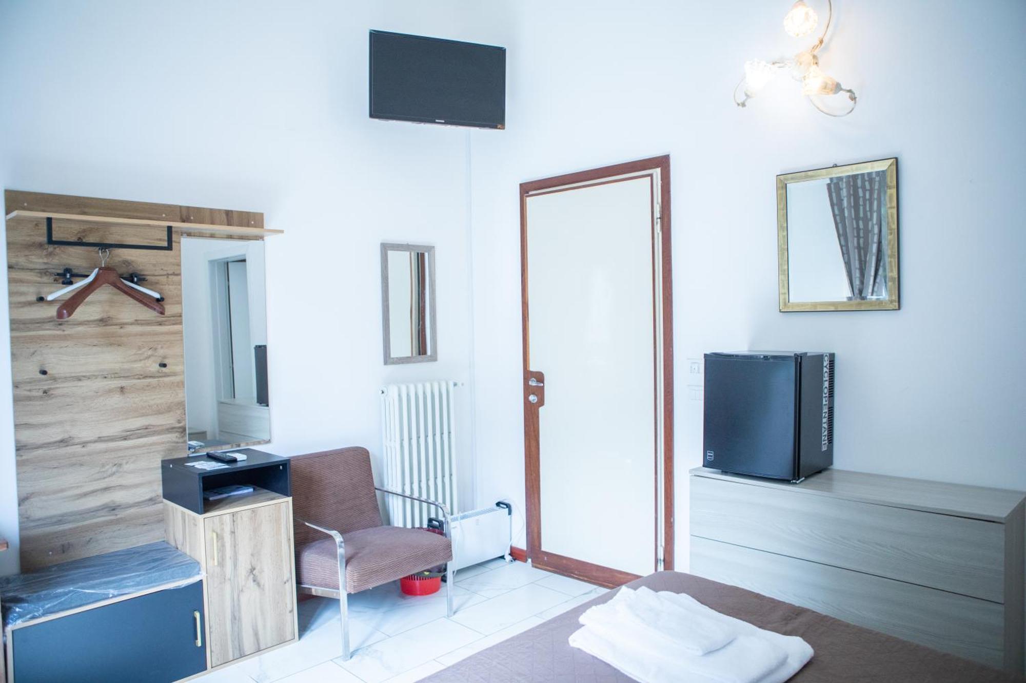 Villa Giove Rooms プラート エクステリア 写真