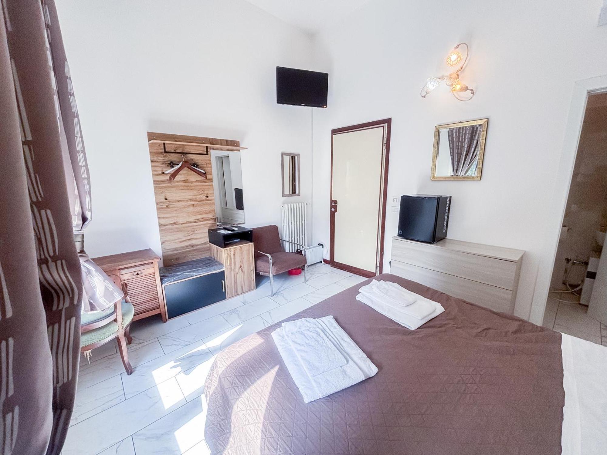 Villa Giove Rooms プラート エクステリア 写真